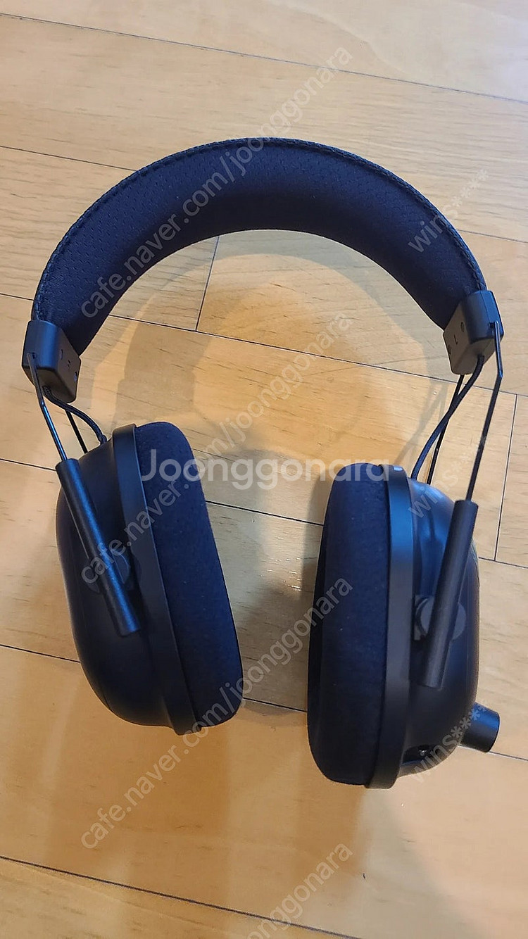 레이져 블랙샤크 V2 PRO 무선헤드셋 중고 판매--2