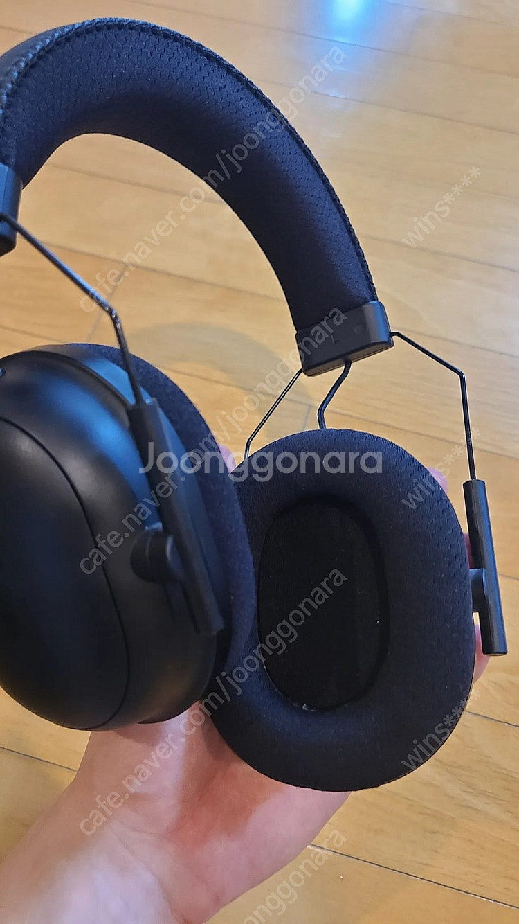 레이져 블랙샤크 V2 PRO 무선헤드셋 중고 판매--3