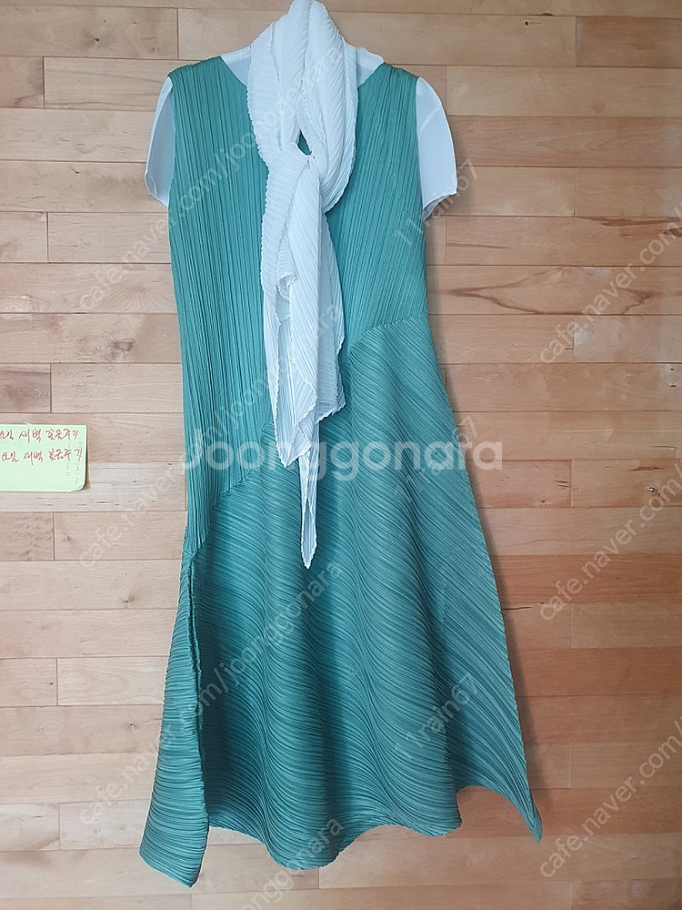 플리츠플리즈 라운드 미스트 21만 원--3