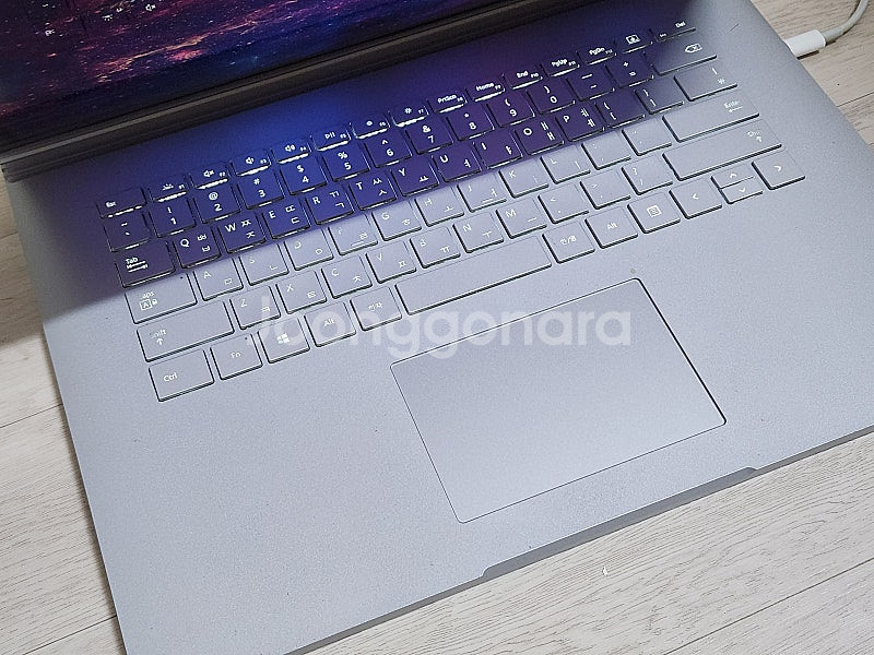 서피스북3 15인치 i7 16GB 256GB 외장그래픽...--2