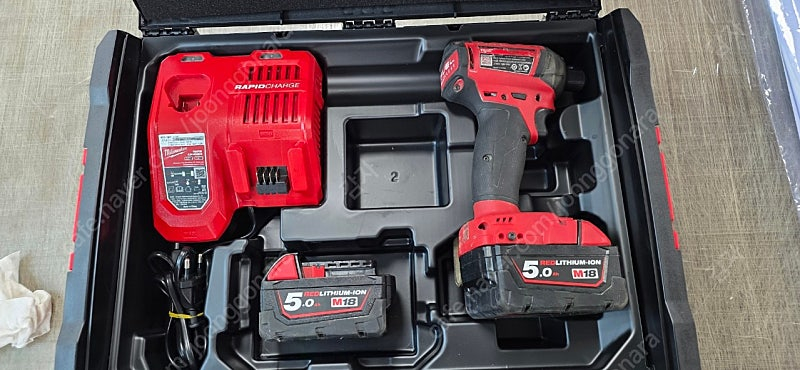밀워키 오일펄스 써지 m18 fqid-502x 판매합니다--2