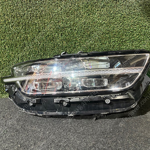 [판매] 제네시스G90[전기형] 중고 풀LED 헤드라이트 램프 전조등 자동차중고부품 폐차장중고부품 수입차중고부품 판매점 구매 복원 불량 파손 수리 교체 리멘카
