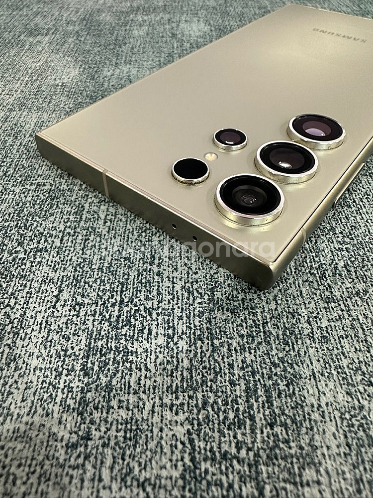 갤럭시S24울트라 256기가 네추럴티타늄 보증OK 깨끗한 A급 단말기 75만원 판매 합니다--4