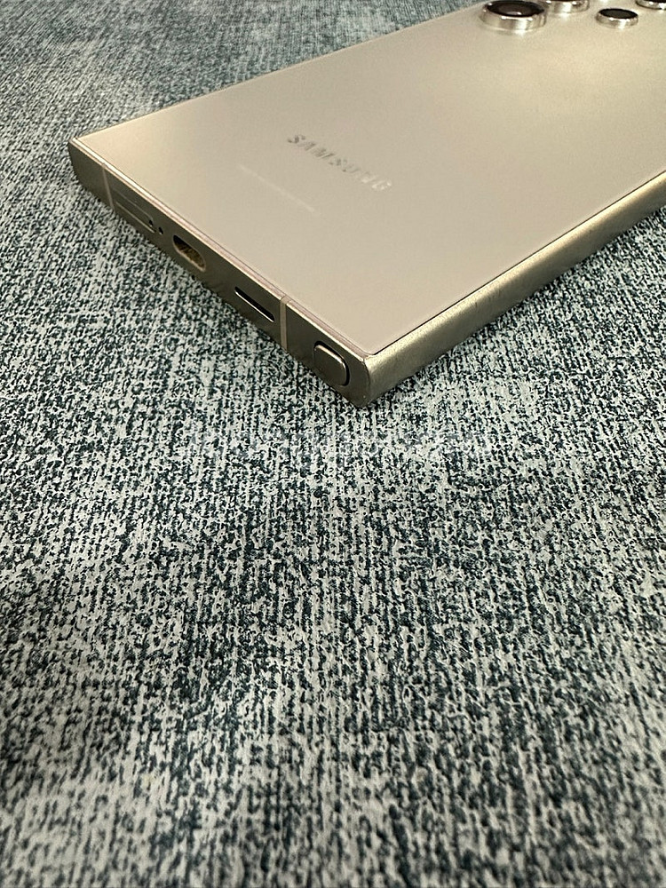 갤럭시S24울트라 256기가 네추럴티타늄 보증OK 깨끗한 A급 단말기 75만원 판매 합니다--6