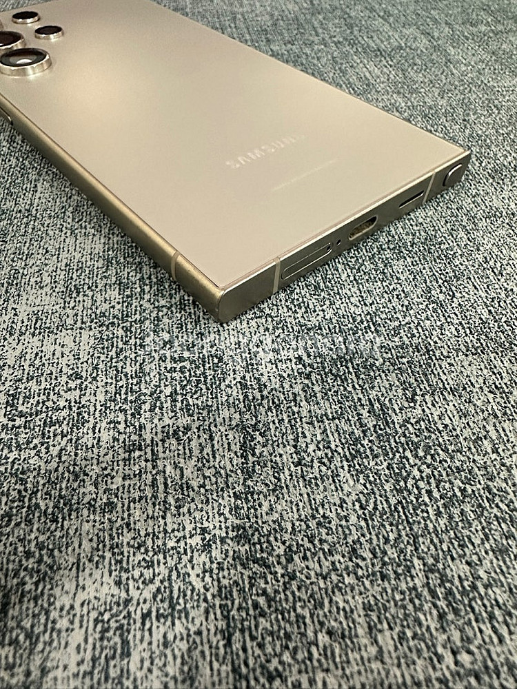 갤럭시S24울트라 256기가 네추럴티타늄 보증OK 깨끗한 A급 단말기 75만원 판매 합니다--7