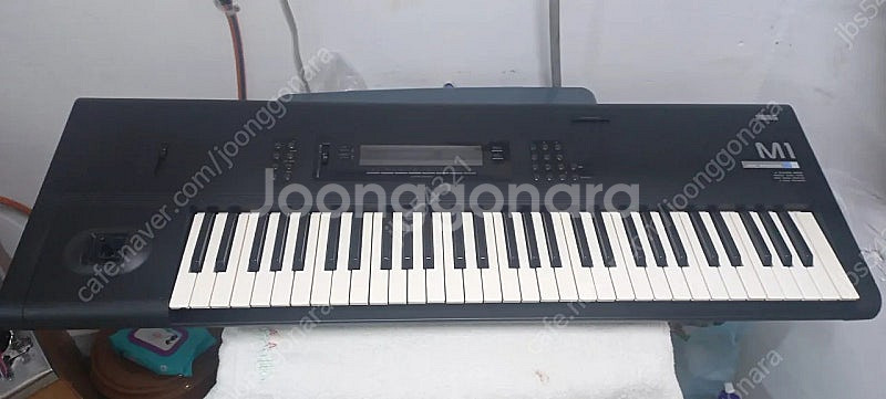 KORG M1--0