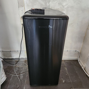 위프레시 야 UN-149SF 소형 냉장고