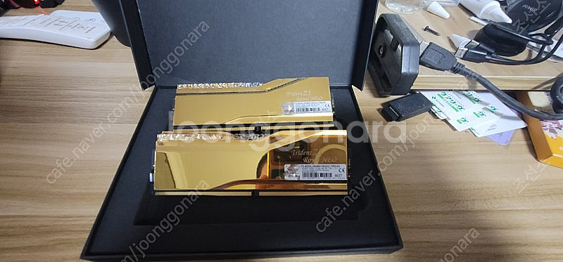 지스킬 트라이던트Z5 로얄 DDR5 32GB 골드 80...--1