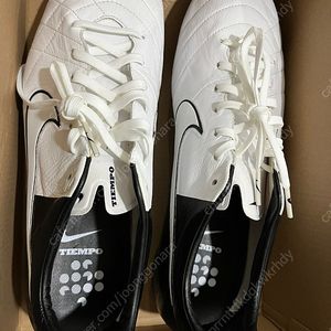 (새상품) 나이키 티엠포 레전드4 엘리트 SG [295] 축구화