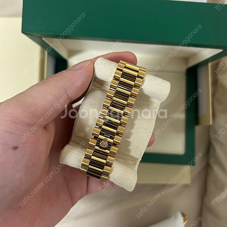 롤렉스 데이데이트 금통 풀박스 판매합니다.--2