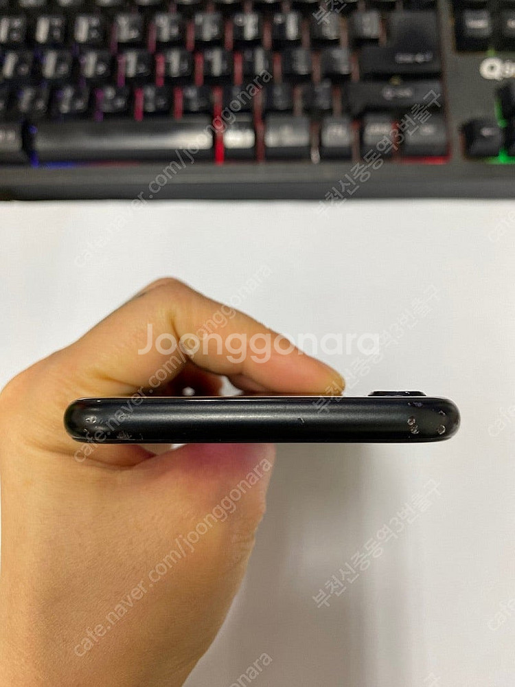 501082 아이폰SE2 블랙 액정SS급 128GB 무...--3
