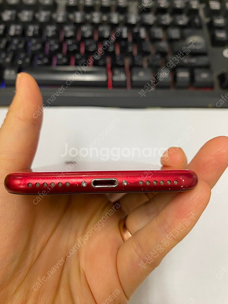 031415 아이폰SE2 레드 A급 64GB 무잔상 자...--6