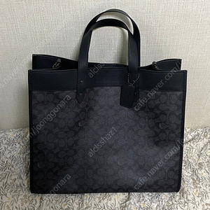 코치 필드 40 토트백 판매합니다.