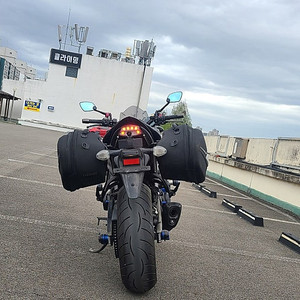 SUZUKI GSX-S1000 18년식 ABS, TCS 버전 판매 합니다.