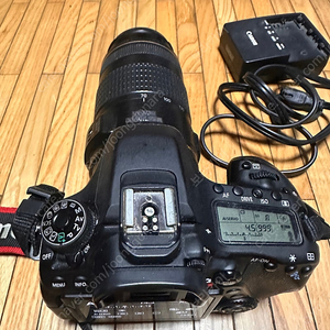 캐논EOS80D 바디 45만원