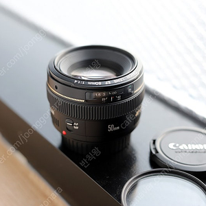 캐논 EF50mm f1.4 쩜사렌즈 팝니다.