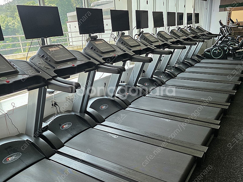 헬스장용런닝머신 3종 ( TV 인클라인 ) 덜덜이 입식스피닝 좌식자전거--1