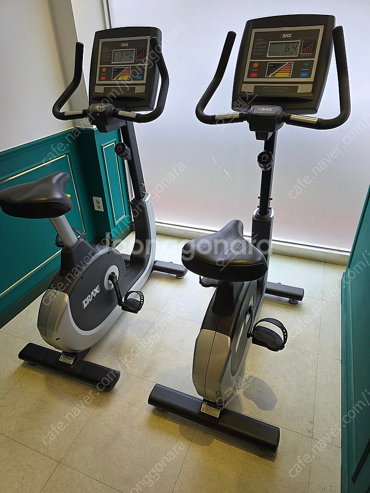헬스장용런닝머신 3종 ( TV 인클라인 ) 덜덜이 입식스피닝 좌식자전거--3
