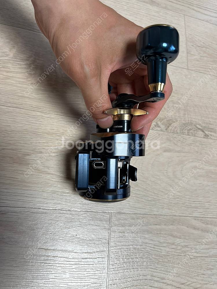 다이와 솔티가IC 300L 좌핸 6.3 팝니다.--4