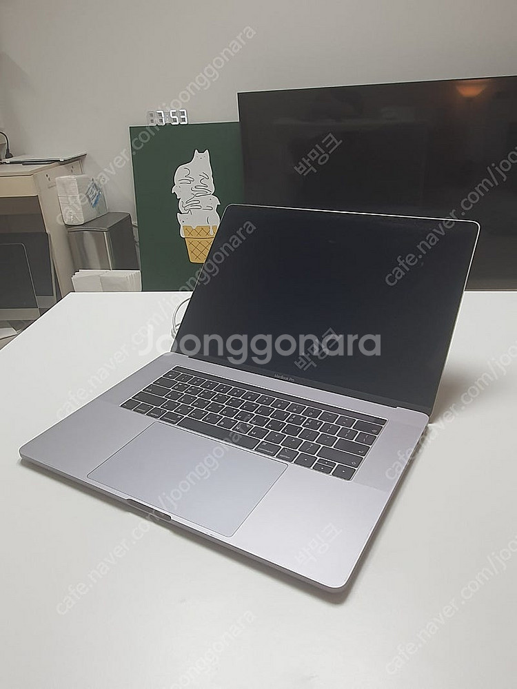맥북프로 15인치 2019년 구입 A급 저렴하게 팝니다...--4
