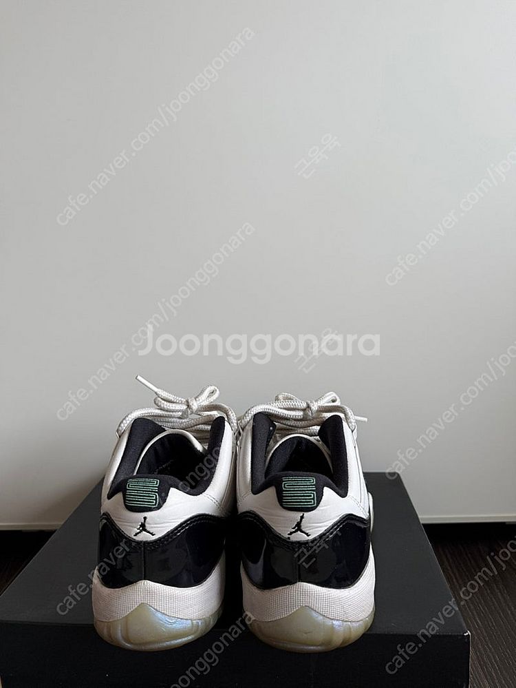 조던11 이스터로우 똥파리 260사이즈 팝니다--3