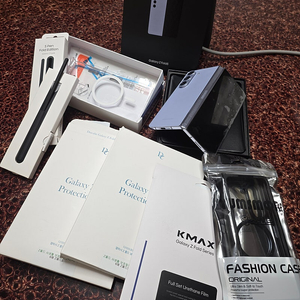 갤럭시 Z 폴드5 512GB 풀교체 한 새상품 팝니다.(전용 S펜, 힌지보호 맥세이프케이스, 보호필름 전부)