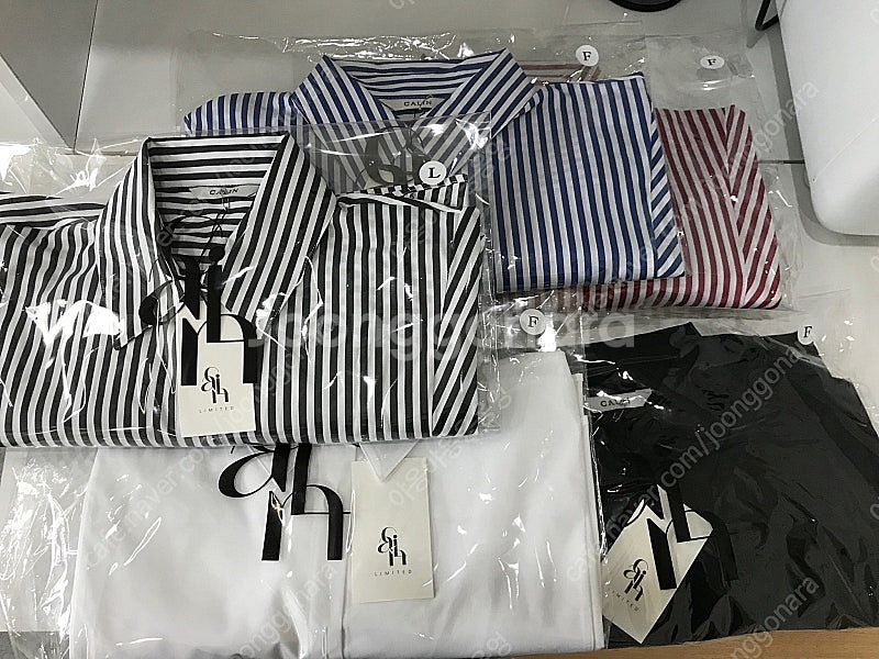 꺌랑 왜다려셔츠 2025 F L 사이즈 (화이트 검정 스트라이프)--4