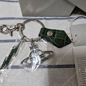 비비안웨스트우드 키링 82030035/버니포니 파우치/H&M 디올맛 자카드백/신라호텔 에코백