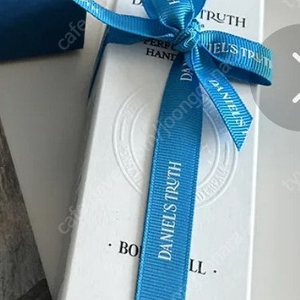 다니엘트루스 밤쉘 핸드크림 선물포장되어있는 미개봉새상품