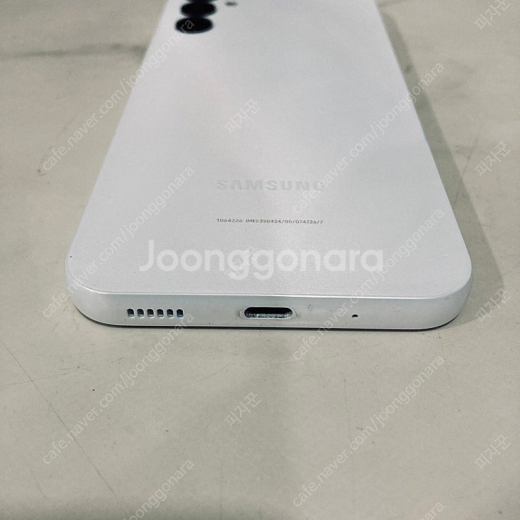 갤럭시 점프3 화이트 128기가 S급 매우깨끗한기기 8만7천원 판매합니다!--2