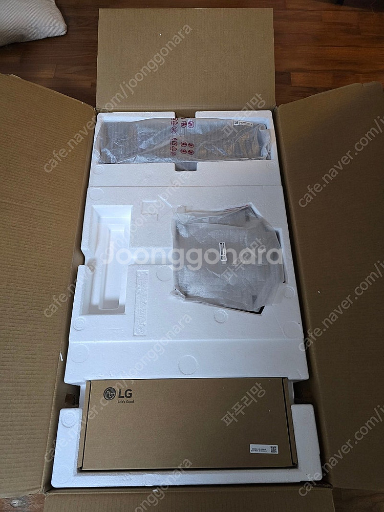 LG 32GS95UE oled 모니터 판매합니다.--2