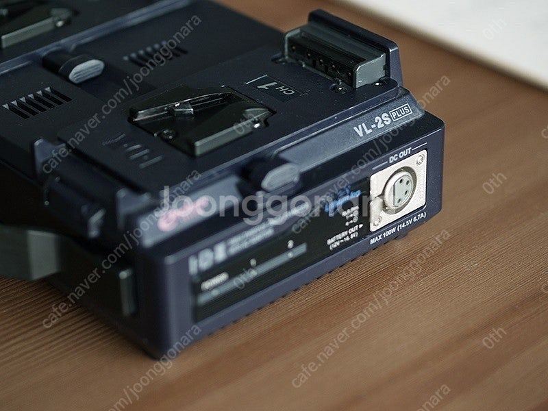 IDX V-마운트 배터리 차저 VL-2S plus--1