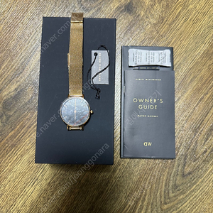 다니엘웰링턴 PETITE 28mm 팝니다.