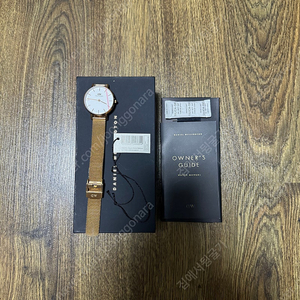 다니엘웰링턴 PETITE 28mm 팝니다.