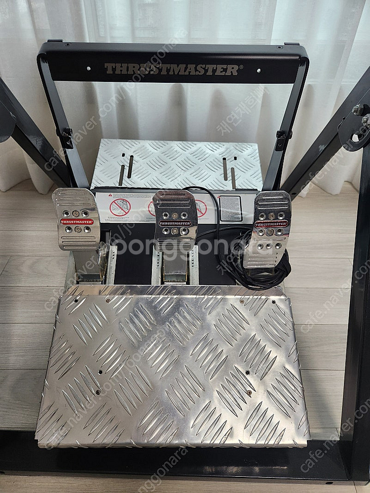 레이싱게임 운전대 트러스트 마스터 t500 RS와 거치...--2