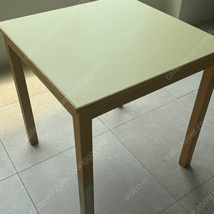카페 테이블