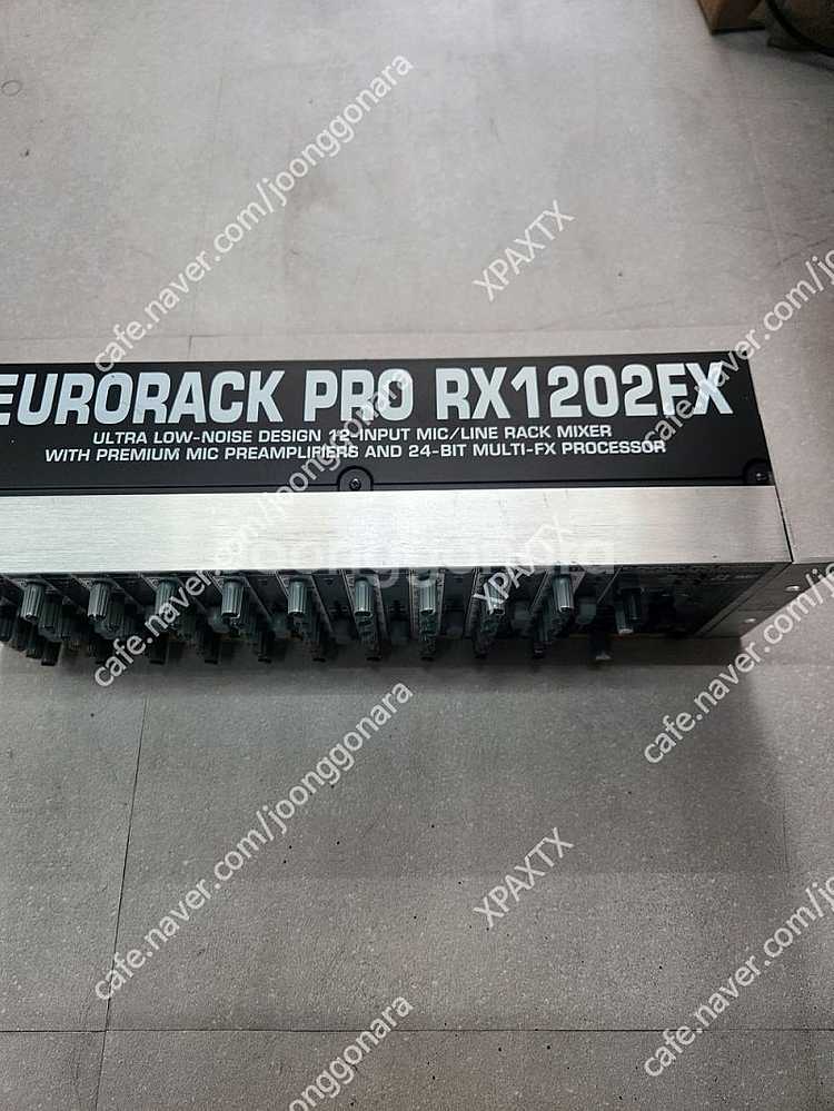 베링거 EURORACK 1202 FX. 믹서. A급 1...--2