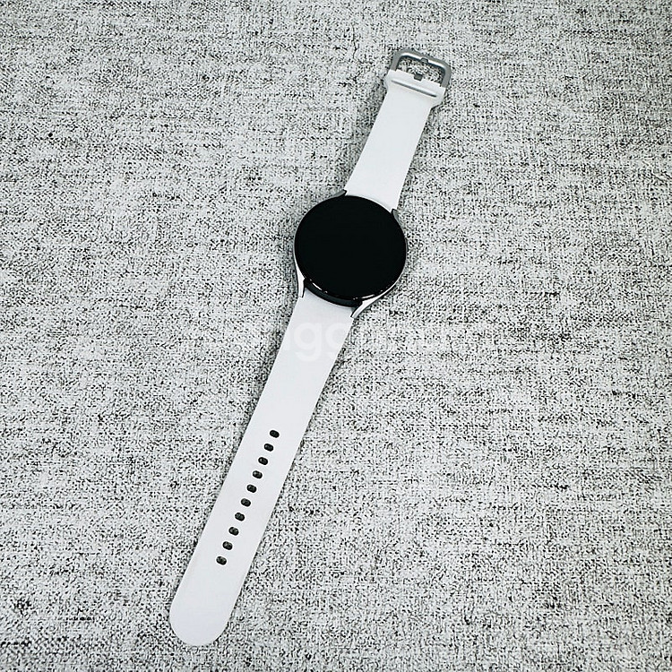 외관깔끔 갤럭시 워치5 44MM 실버색상 16G 9만원...--0