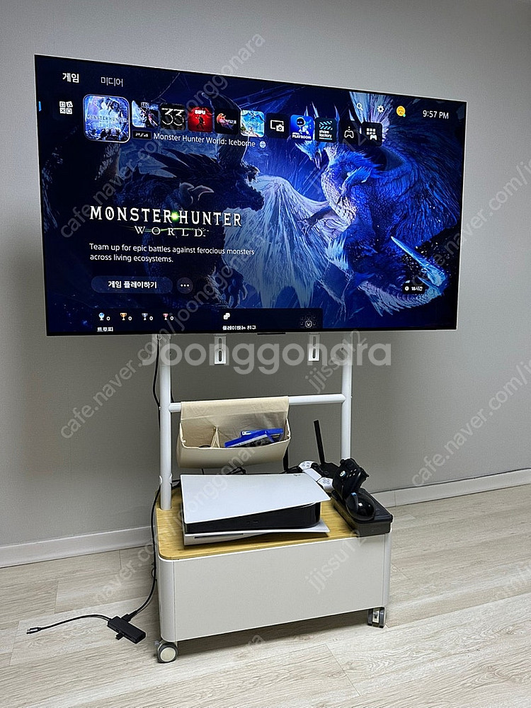 PS5 디스크 모델 CFI-1018A 판매합니다.--2