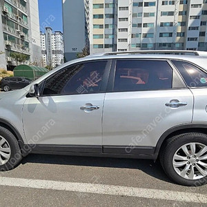 2010년 쏘렌토r 2륜 tlx 최고급형 팝니다