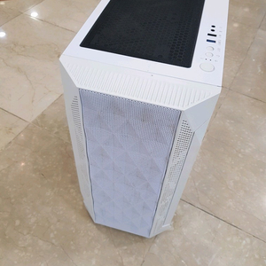 게이밍 데스크탑 I5-10400F 16램 SSD256/256 1060 3GB