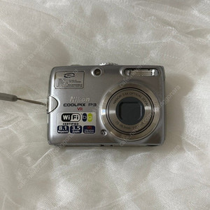 빈티지 디지털 카메라 니콘 쿨픽스 p3 p4