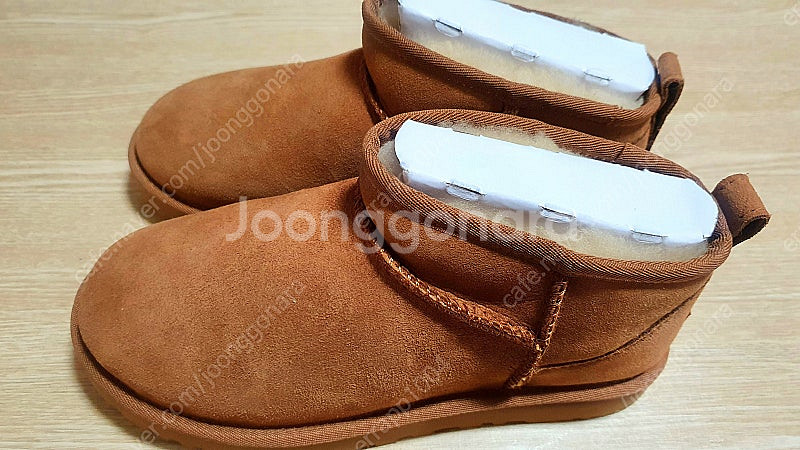 미국 어그 UGG 클래식 울트라 미니 새상품 판매합니다--1
