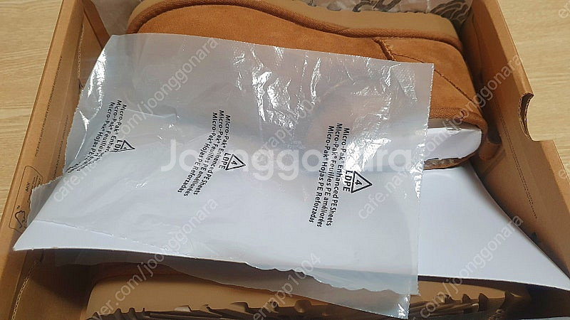 미국 어그 UGG 클래식 울트라 미니 새상품 판매합니다--3