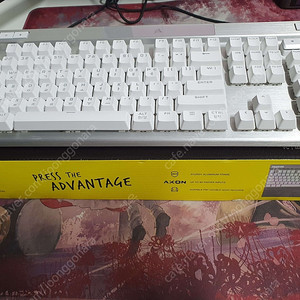 CORSAIR K70 RGB PRO OPX 화이트