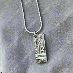 디올 은장 오블리크 목걸이