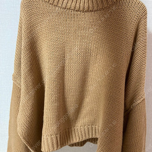 (새상품)카멜 베이지 오버핏 크롭 니트