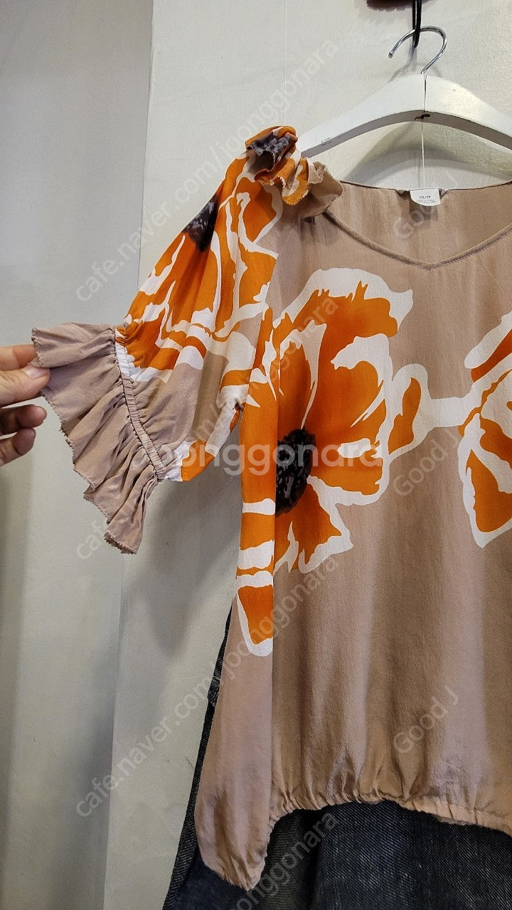 클럽모나코 실크 블라우스. 랙앤본 린넨데님 스커트--2