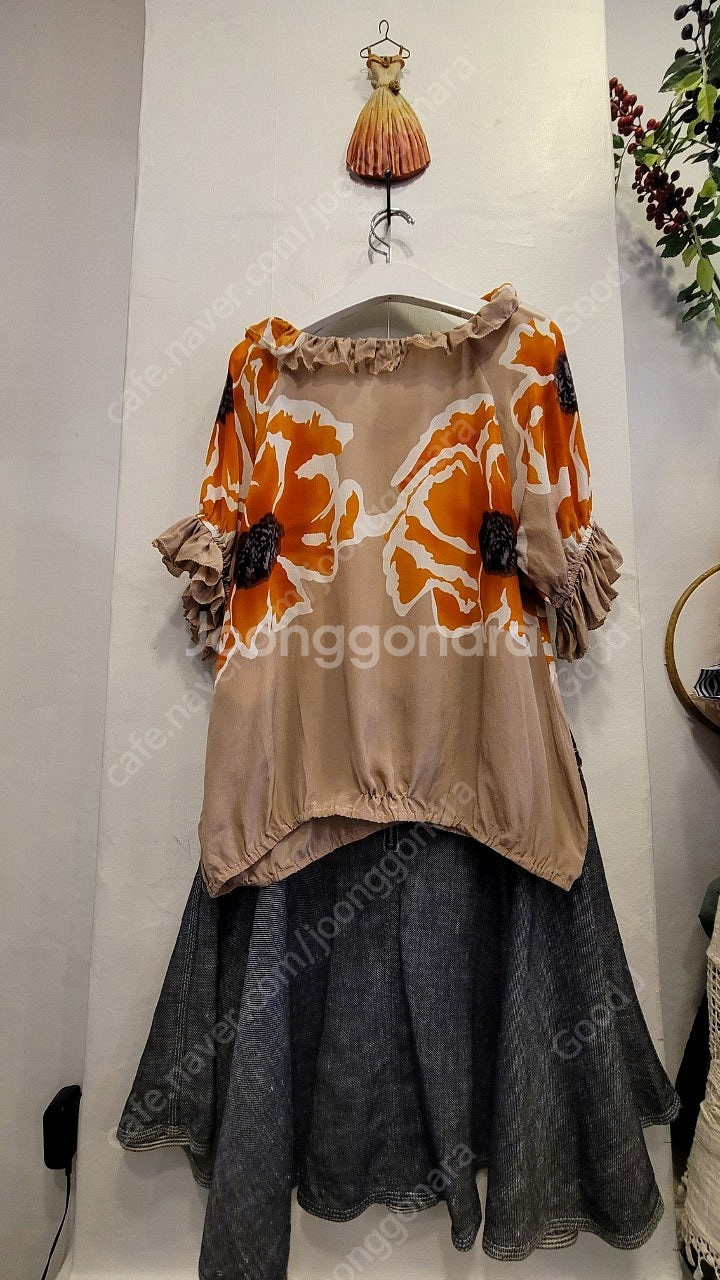 클럽모나코 실크 블라우스. 랙앤본 린넨데님 스커트--5