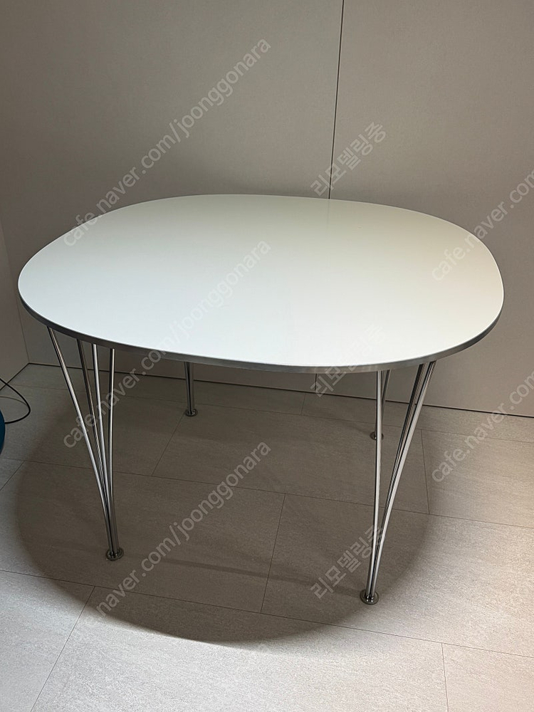 프리츠한센 테이블 식탁 이미지